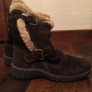 Brown suede faux fur lined Bare Trap boots